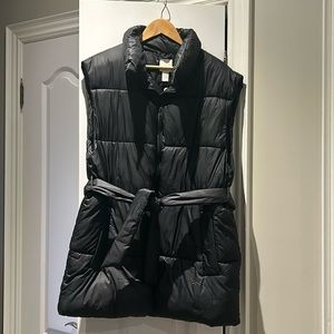 Ladies H&M black belted puff vest